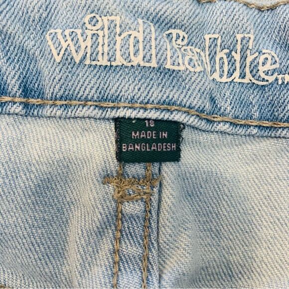 Wild Fable High Rise Mom Jean Size 18 Distressed Light Denim Wash - Picture 7 of 9
